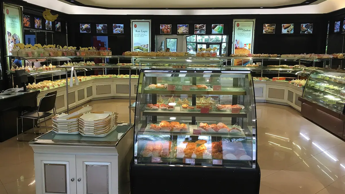 Mc Colgan's Foodhall – bakery in Strabane town centre